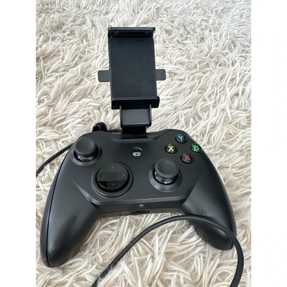 Rotor Riot Wired Game Controller for iOS iPhone RR1800‎ Black with Phone Mount